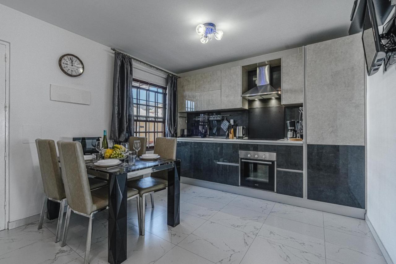 Amazing 3 Bedroom Apartment On The First Line Of The Best Las Americas Beach, Air Conditioner And Terrace Ocean View Playa de las Americas  Ngoại thất bức ảnh