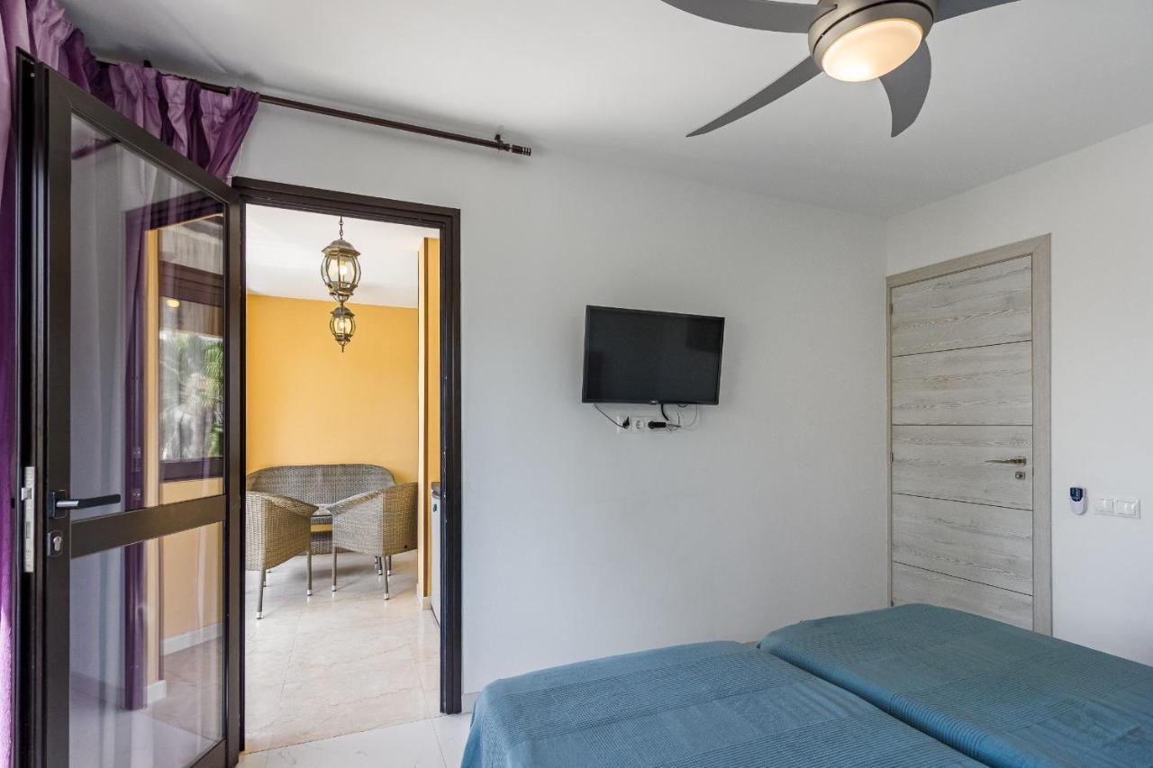 Amazing 3 Bedroom Apartment On The First Line Of The Best Las Americas Beach, Air Conditioner And Terrace Ocean View Playa de las Americas  Ngoại thất bức ảnh